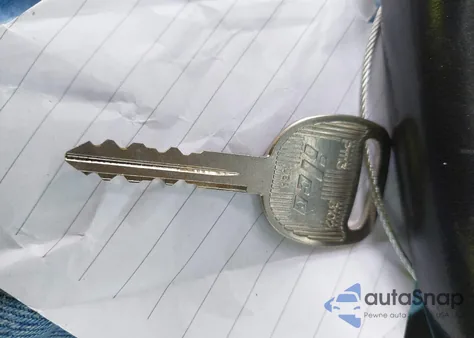 2002 Chevrolet Silverado 1500 Ls z USA, uszkodzony, nr VIN 2GCEK19T121319935